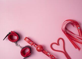 How to Use a Strap-On Dildo (Beginner’s Guide) How to Use a Strap-On Dildo